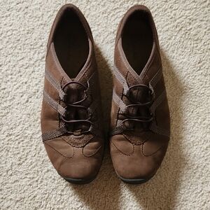 Clarks Brown Lace-Up Flats